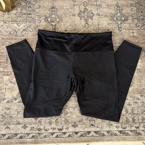 Athleta Pants - NWOT - Athleta Elation Shine Tight Legging